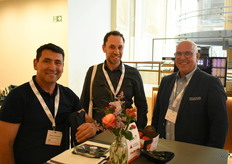 Herney Hernendez (Boem Berry Farms), Tom Van Delm (Proefcentrum Hoogstraten) en Koen Vangorp (MechaTronix)