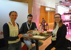 Bezoek op de stand van Idris Trading & Consulting, waar Sarah De Laethauwer (Idris) Andrea Colpo en Alice Patella van Consorzio Italiano Vivaisti ontving