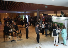 Gezellige drukte tussen de verschillende sessies door