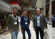 Thijs van Doorn en Jan van Anken (Flevo Berry) in gesprek met Scott Phillips (DPS/Berry Farming)