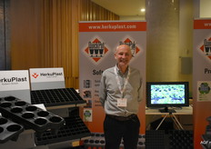 Paul Greenhaigh van PC Horticulture bewaakte even de stand van de vrienden van HerkuPlast