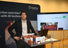 Joost Dirckx op de stand van Optiflux