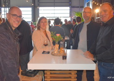 Michel Mengerink en Sonja Pelkman van Duco, Peter Haan van Belfort en Edwin Pelkman ook van Duco ventilatie en zonwering.