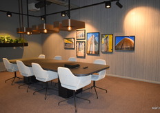 De verlichting is door de vakmensen op de werkvloer gemaakt. Knap staaltje.