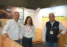 Bernard Lobet, Laure Gaty en Gunther Harzée  van V3-Manupal, gespecialiseerd in pallets voor onder andere de AGF-sector