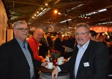 Ruud Drost, fruitteler Jan Kroeze en Ad van Krieken van Agruniek Rijnvallei.