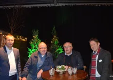 Peter Verbaas van het Groenten FruitHuis, exporteur Jan Timmermans, Eef van Blijderveen en Gerard Kiviet van DLV Plant dat 13 januari een nieuwe naam krijgt.