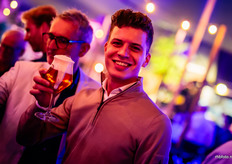 Proost, op de volgende 100 jaar.