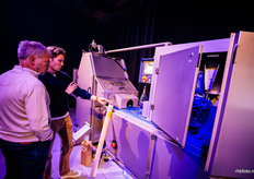 Verschillende machines werden gepresenteerd.