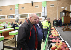 Op zachte toon wordt gediscussieerd over welke mate van aantasting nog acceptabel is voor een klasse I appel