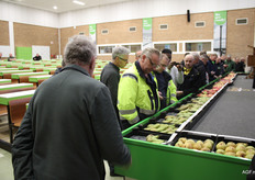 Het fruit wordt nauwlettend geïnspecteerd, maar er moet worden gekeken met de ogen en niet met de handen