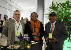 Michel Barnstijn, Patricia Muesa Lungeni (Mabru) en Jean Placide Tsoungoui (USD)