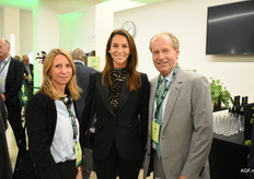 Anicée Henin (Mabru) met Roland Gillet (La Sorbonne) en zijn vrouw