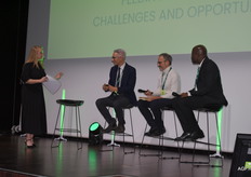 Een paneldiscussie over de mogelijkheden en uitdagingen voor groothandelsmarkten tussen Andrea Magarini, Javier Esquillor en Sello Makhubela