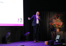 Jeroen Kuin geeft de aftrap