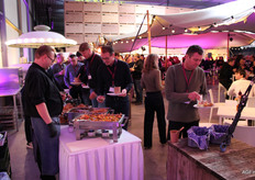 In de rij voor de lunch