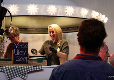 In de rij voor de lunch