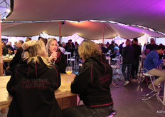 Medewerkers van De Groot & Slot tijdens de lunch