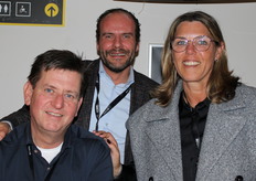 Kees en Yvonne van der Meij van AGF-online en Dominiek Keersebilck van Demargro