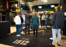 Bij de entree van het stadion