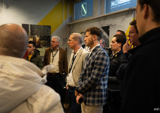 Er wordt aandachtig geluisterd