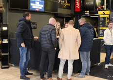 Gasten worden welkom geheten door Corline Boekhout en Andrea van den Hoven van Fresh Publishers