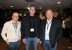 Jari van Langen van Veg-Europe, samen met Vinnie Belder en Henk van Berkel van Primever Holland