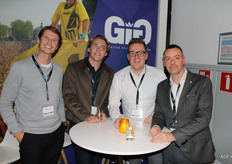 Matthias Cuvelie en Kiran Cluckers van Air.clima, samen met Daan Sturm van Fresh Publishers en Steve Alaerts van Foodcareplus Logistics