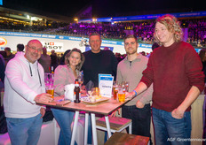 Mark van der Ende (Flowmagic), Annemarie Kooijmans en Erik van Weijland (Isolectra), Bo Haring (Stolze) en Daan Geers (Geers BV)