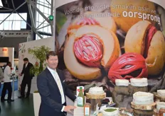 Rene Manders van Verstegen presenteert de producten voor 2016: specerijen basic en puur. Dus zonder toegevoegde stoffen.