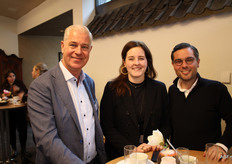 Annemarijn van Rossum (Combilo) met Hans van den Heuvel en Gerard Verweij (HillFresh)