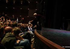 "Wie biedt er 20.000 euro?"