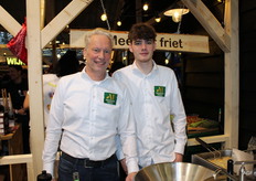 Maurice en Milo de Louw van Meesters Friet voor het eerst op de horecava op de stand van Bidfood.