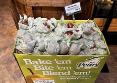 De peren zijn allemaal in papier gewikkeld