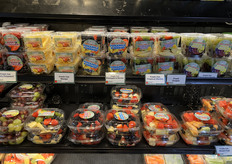 gesneden fruit en fruitmixen