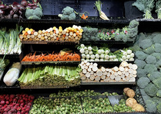 bewerkte (gekleurde) wortelen, bleekselderij en pastinaak