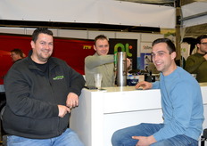 Richard Noordijk en Simon Stijn van Agrowing met barman Corné van den Berge