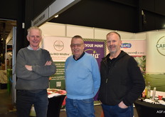 Aad Wisse met "oud" klanten op de foto uit Limburg: Raymond Cobben en Paul Heusschen