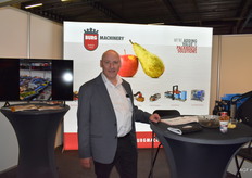 Jan Zandijk van Burg Machinery mag hier natuurlijk niet ontbreken met hun oplossingen voor wassen, sorteren en verpakken van fruit