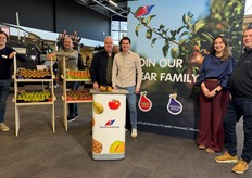 Op de stand van Staay Food Group werden de exclusieve perenrassen in een "deliciously dressed design" gepresenteerd: Early Desire, Dazzling Gold en Red Conference. Het Team: Vincent Vernooij, Alex van Ieperen, Niels Krijnen, Jesse Vernooij, Miriam van Erk en Eddy den Dunnen