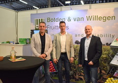 Botden & Van Willegen met Henk Verbugt, Chris van Duijnhoven en Bas van den Boom hadden weer een lekker fleske staan