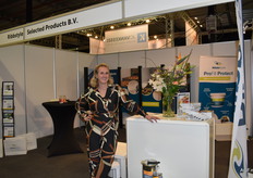 De altijd charmante Tamara Flore van RibbStyle informeerde en adviseerde de telers weer over het belang van een gasdichte koelcel.Wij mochten het nieuwe Handboek Fruitteelt weer bij hun op de stand uitdelen, dank!