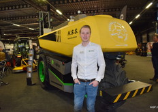 Wietse Bourgondiën van AgXeed bij de autonome boomgaardspuit. Winnaar van tractor of year 2026