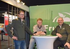 Sander Govaerts fruitteler uit Breskens op bezoek bij Frans Angelino en Teus van 't Foort van Fruit Security