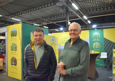 Adriaan en Erik van Rossum van van Rossum Fruit uit Stavenisse waren ook afgereisd naar Houten voor een weerzien met hun leveranciers, bij hun wordt deze zomer ook de perendag georganiseerd