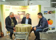 Dick van Gilst en Anton Weststrate op bezoek bij Jan Taks van Stas Belgium.