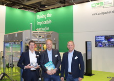 CPS, Joan Berkvens, Robert Evers, Theo de Koning poserend bij de GCL voor convenience food.