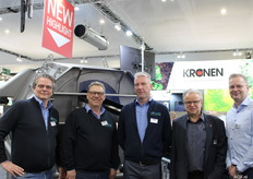 Inline centrifuge van Kronen, de nieuwste uitvoering. Menno Jongsma, Hans Vos, Cees Huijboom, Stephan Zillgith en Henk van der Wiel van DFPE.