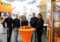 Bas van Dijke, Jens Scholmans, Marjolein Kreulen, Johan Kikstra en Iris Rotink van VHM Machinery.
