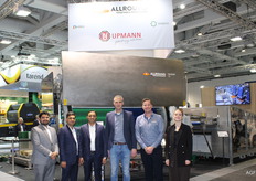 Bharat Sharma, Sunny Roopray, Mohammad Faruk, Huib Smit, Joost Posthumius en Ruly Veltum van Allround Indha en Nederland.